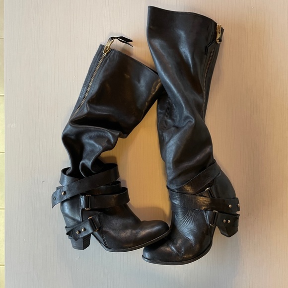 Super buttery, sexy leather slouch boots - Picture 2 of 8